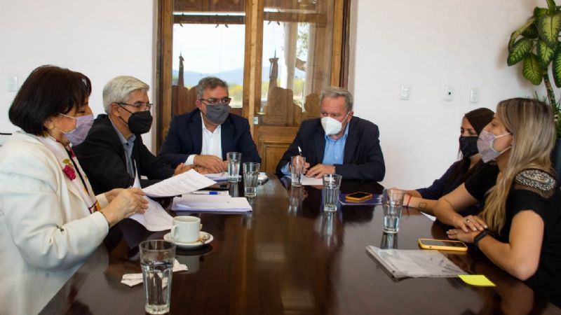 Gobierno y la UNCa acuerdan agenda de trabajo