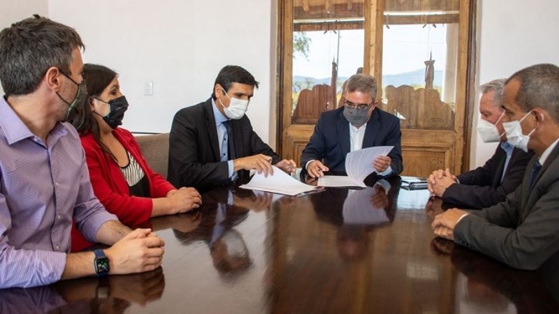 Acuerdo para reinserción y educación de internos del Servicio Penitenciario