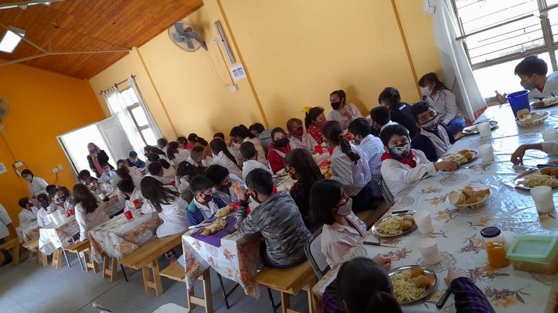 Con la presencialidad plena volvieron los comedores escolares