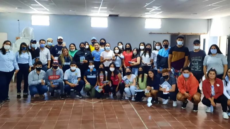 Visita a escuelas secundarias de Paclín