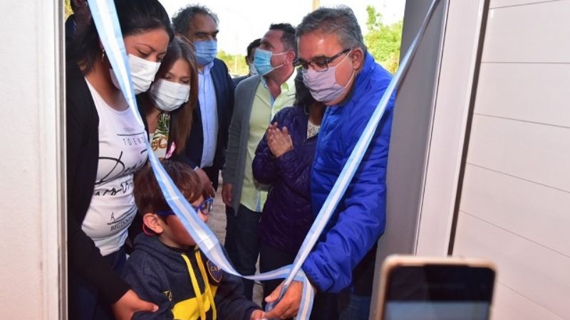 El Gobernador entregó viviendas y anunció inversiones habitacionales para Belén