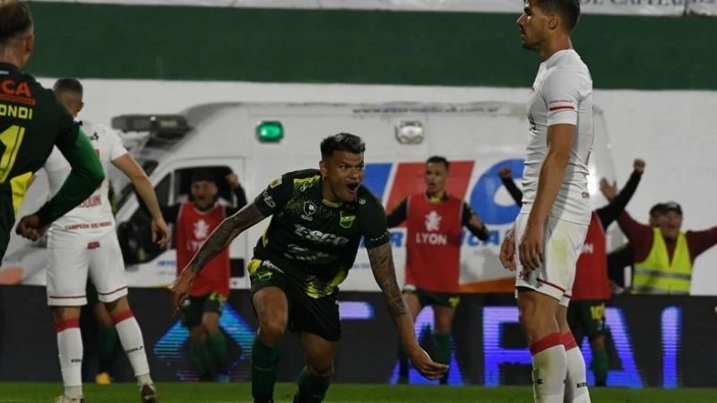 Estudiantes y Vélez no pudieron arrimar a River y Talleres