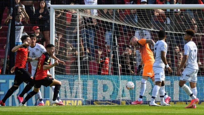 Colón no dejó que Talleres llegue a la cima de la Liga