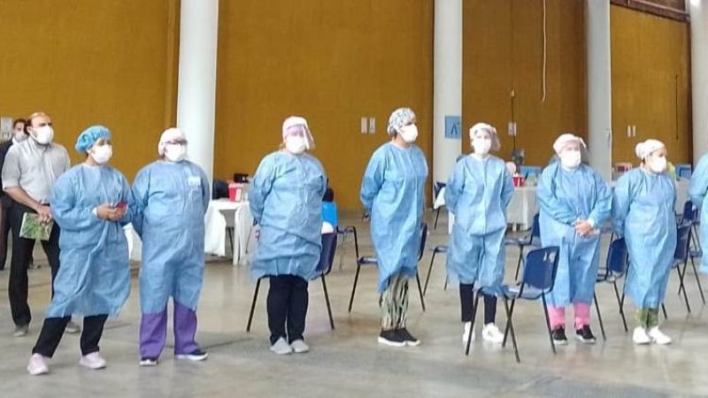 La Madre del Valle en el vacunatorio del Predio Ferial