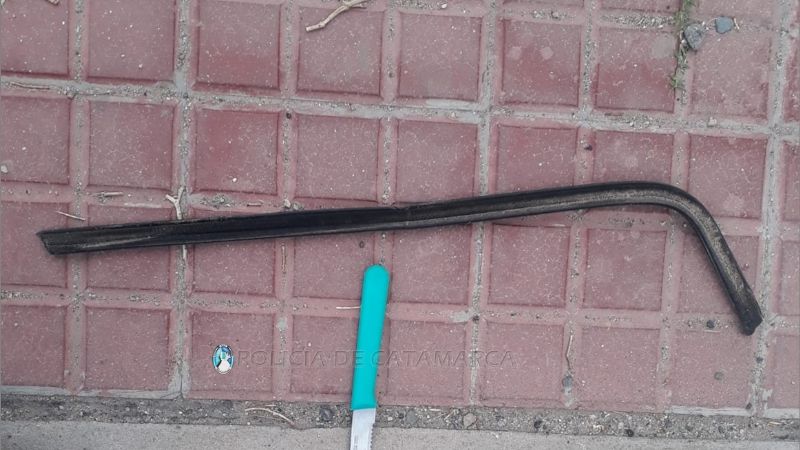 Policías le encontraron un cuchillo guardado entre la ropa
