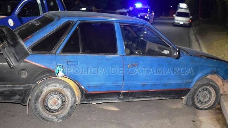 Chocó contra un poste de alumbrado