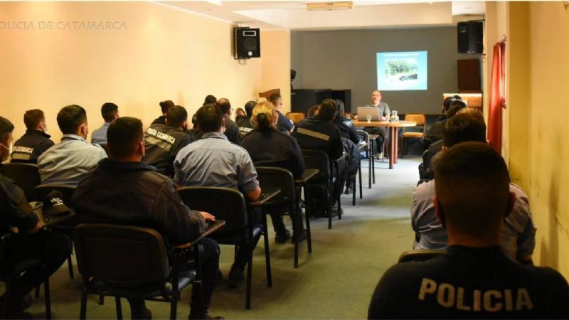 Capacitación sobre Patrimonio Arqueológico y Paleontológico para policías