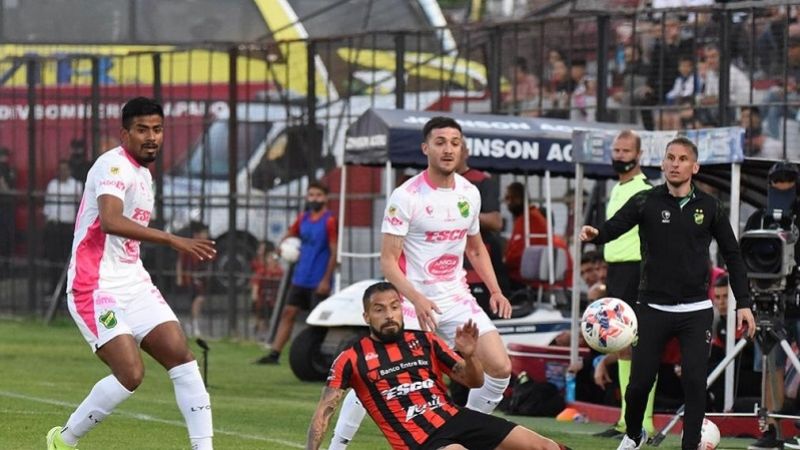 Vélez ganó en Santiago y está 3ro. en la Liga Profesional