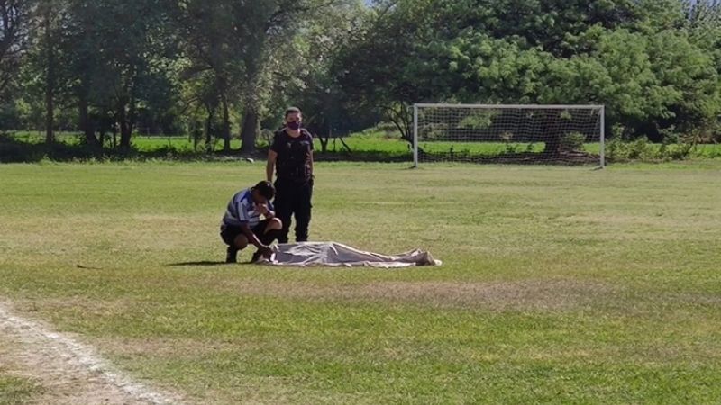 Murió mientras jugaba al fútbol