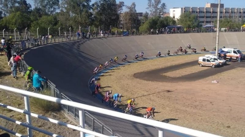 Brenda Gómez y Javier Lencina en el Nacional de pista