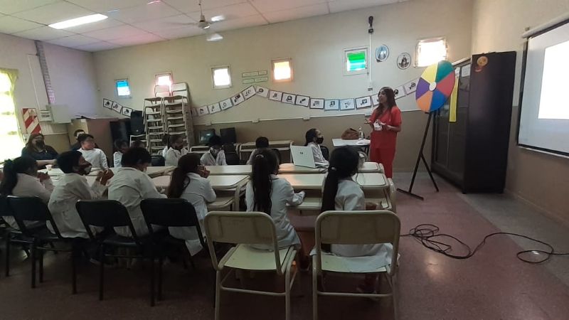 Taller de educación alimentaria para alumnos de 3° grado
