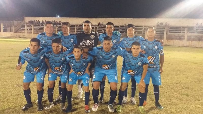 Coronel Daza se puso al día y es más líder que antes