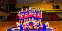 EL EQUIPO de Catamarca Basket en la foto oficial, antes de iniciarse la Liga Nacional del Básquetbol Femenino. 