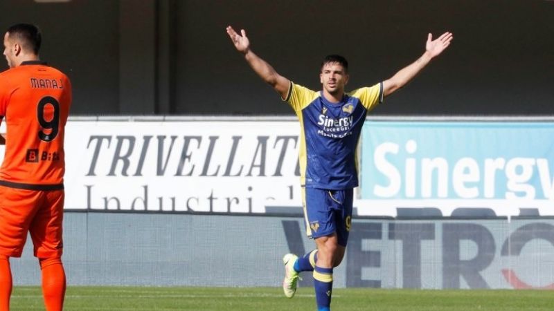 Gio Simeone, intratable, hizo cuatro goles