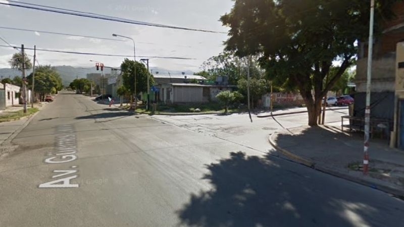 Robaron casi medio millón de pesos de un local