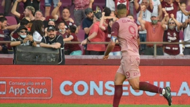 River goleó a Argentinos y le sacó 9 puntos a Talleres