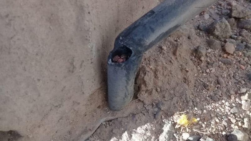 Roban cables de puesta a tierra de transformadores de Recreo