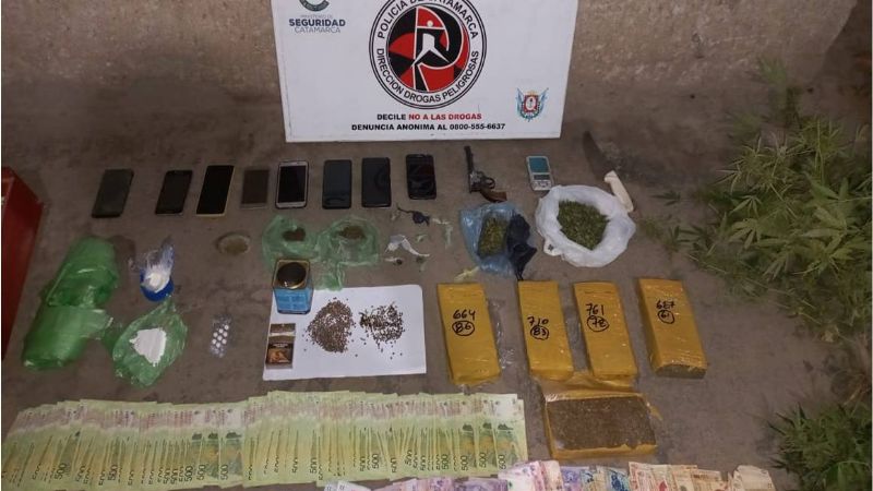 Secuestran droga, más de 600 mil pesos y celulares
