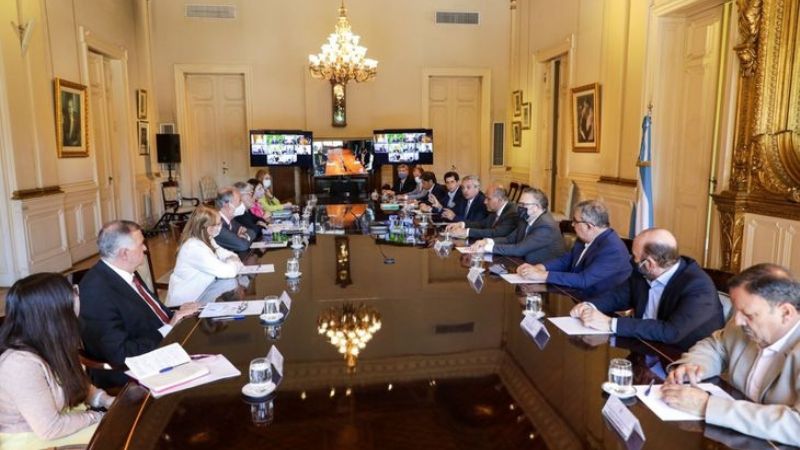 Fernández encabezó reunión con gobernadores para garantizar congelamiento de precios
