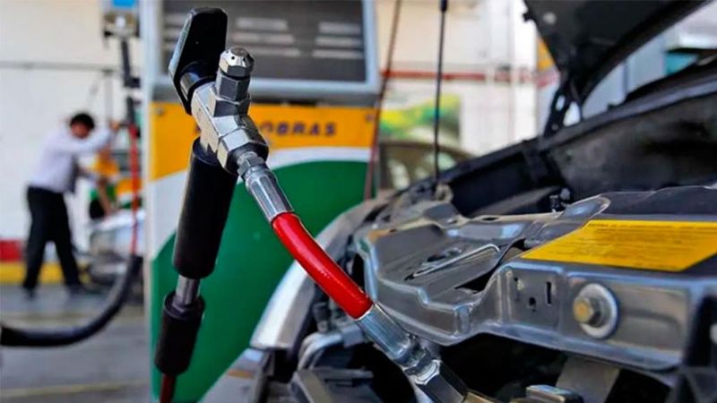 Cortan el gas a industrias y el GNC en estaciones de servicio de todo el país