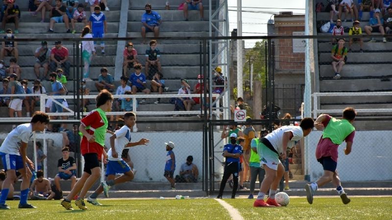 Multitud de niños por la Captación de Vélez AFA, en Vélez Catamarca
