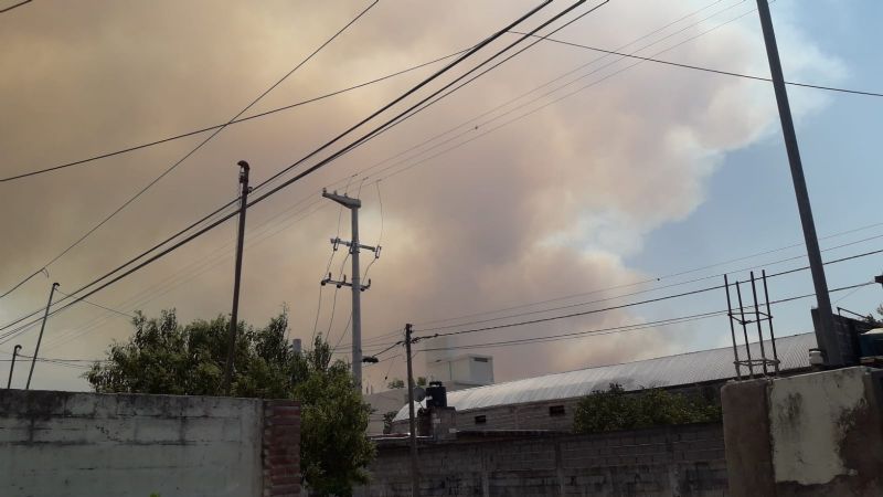 Con agua de El Jumeal combaten incendio