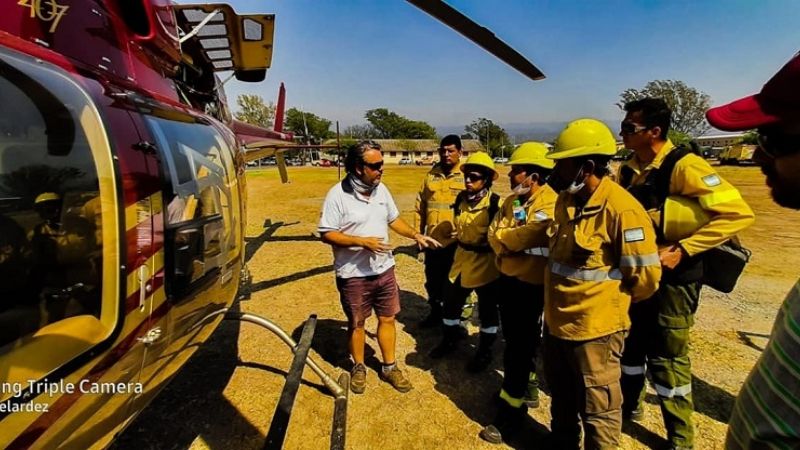 Dos grandes incendios forestales mantienen activos 122 focos de fuego