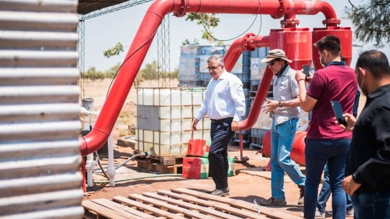 Jalil visitó emprendimiento productivo de nuez pecán