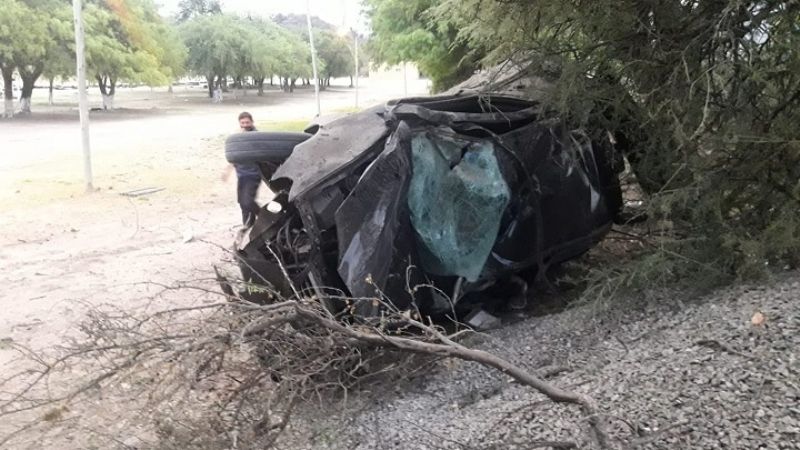 Impresionante vuelco en la Ruta Provincial N°1