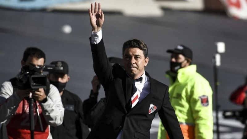 El homenaje de Gallardo con la corbata de Labruna