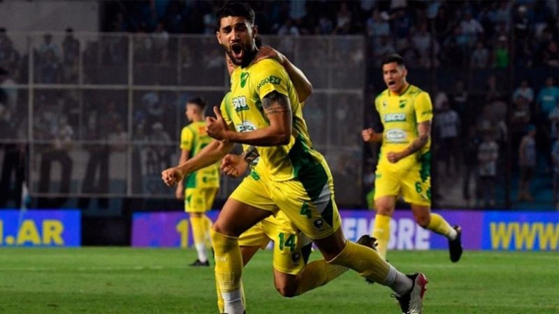 Lanús venció a Argentinos y quedó como único escolta de River