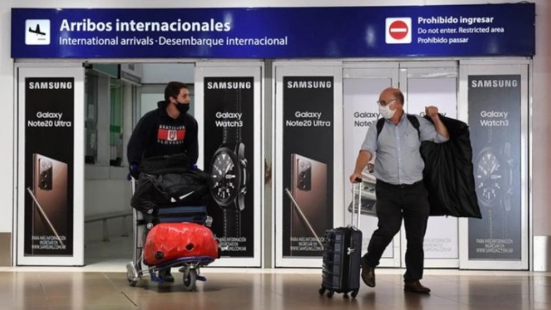 A partir del lunes, podrán ingresar al país todos los turistas que estén vacunados