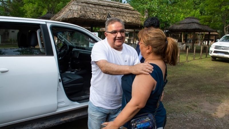Gladys Moro recibió al Gobernador en el complejo de Las Lajas