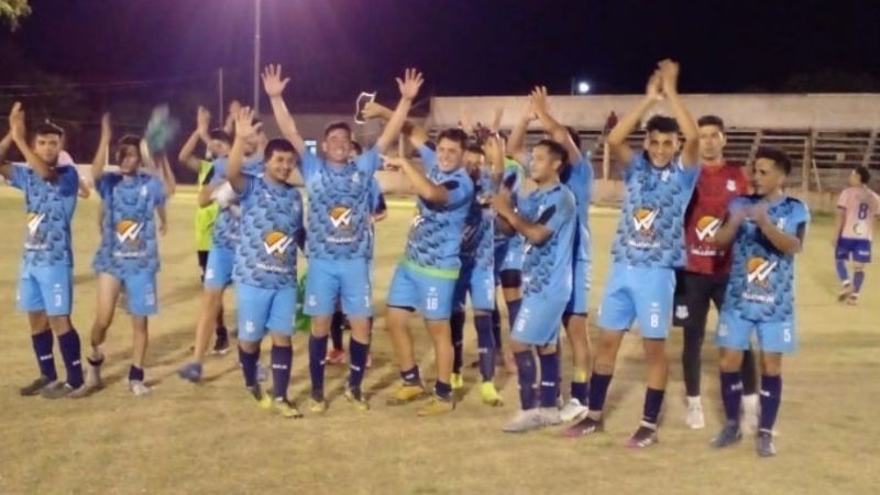 Defensores volvió a la cima y se “prendió” Ateneo