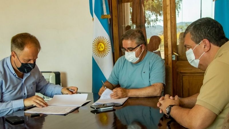 Jalil acordó la pavimentación  de dos rutas clave para el Este