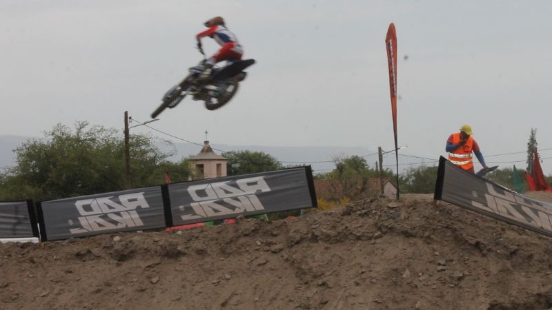 El motocross del país volvió a “sonar” en el “Campanas"