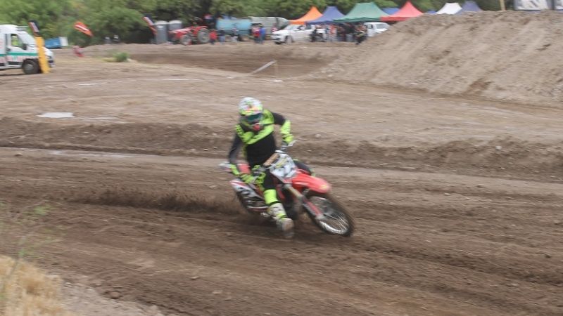 El motocross del país volvió a “sonar” en el “Campanas"