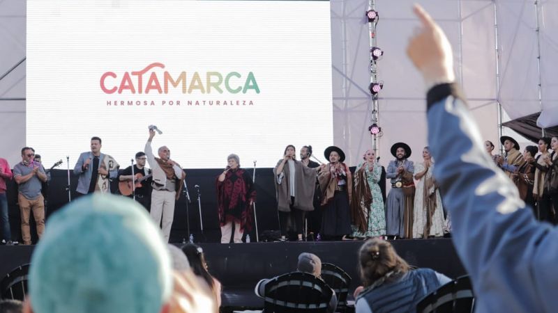 Una embajada artística presentó “Paisaje de Catamarca” en Tecnópolis