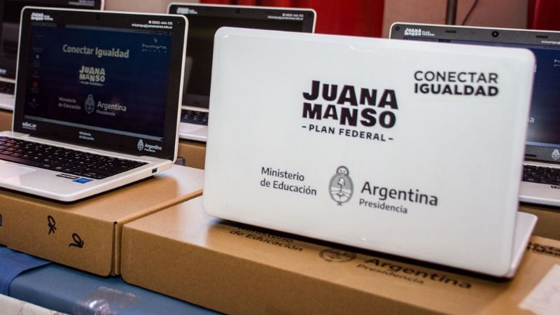 Alumnos de la Escuela Secundaria N°46 recibieron netbooks