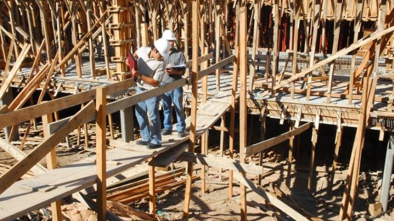 El Gobierno lanza un plan de empleo para la construcción