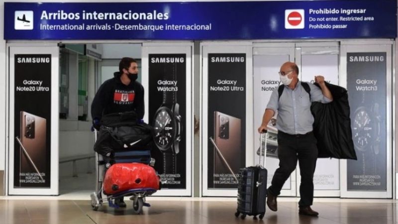 Eliminan todos los cupos para el ingreso de pasajeros del exterior