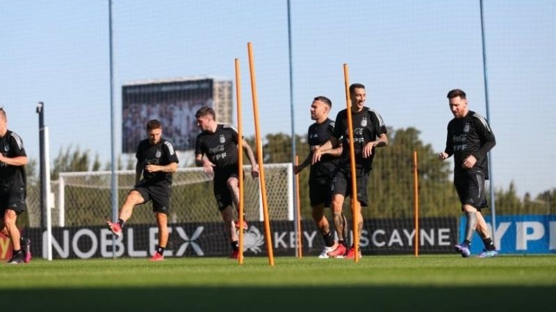 Primera práctica de Argentina con plantel completo