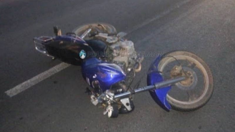 Padre e hija heridos tras derrapar en su moto