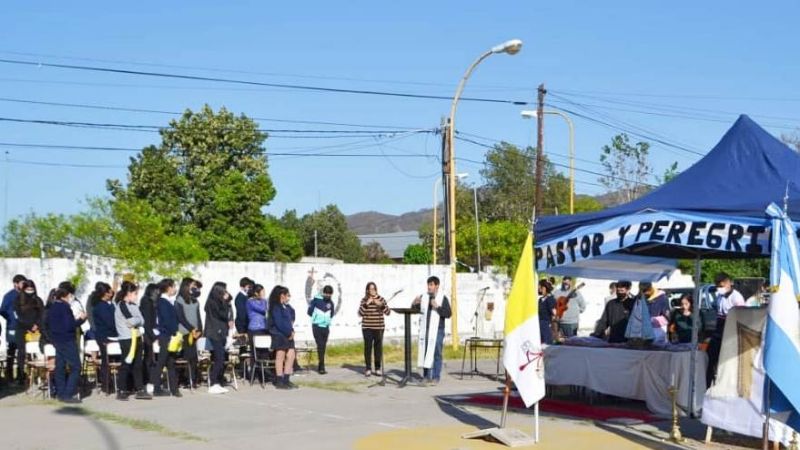 El colegio Clorinda Orellana Herrera recibió las reliquias del Beato Esquiú