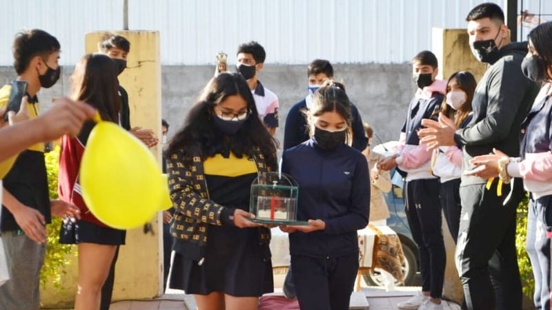 El colegio Clorinda Orellana Herrera recibió las reliquias del Beato Esquiú