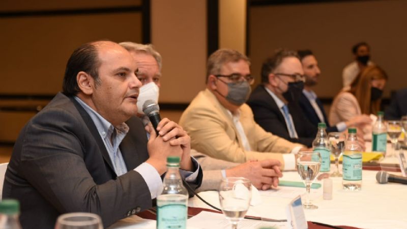 Saadi en la Mesa de Economía del Conocimiento