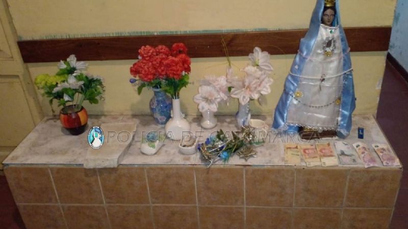 Robó elementos y dinero de una grutita