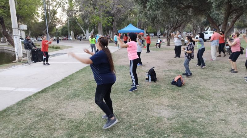 Actividad al aire libre de la Dirección de Enfermedades Crónicas