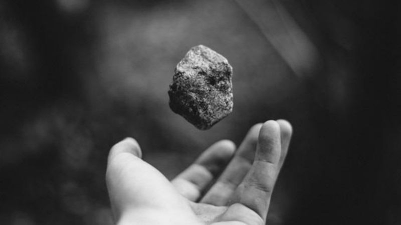 Aprehenden a descontrolados que tiraban piedras contra viviendas