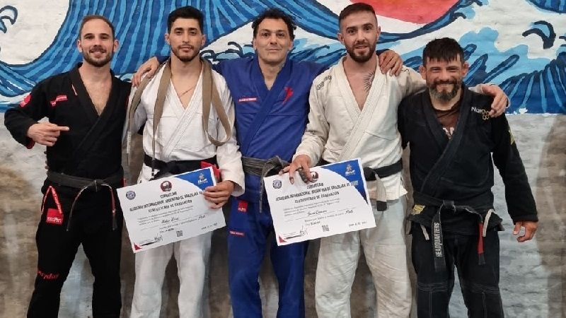 Histórica “faixa preta” (cinturón negro) de Díaz y Carrara en Jiu Jitsu Brasilero